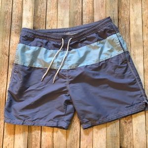 Vineyard Vines 🐳 Swim Trunks. 6.5” length. Large.